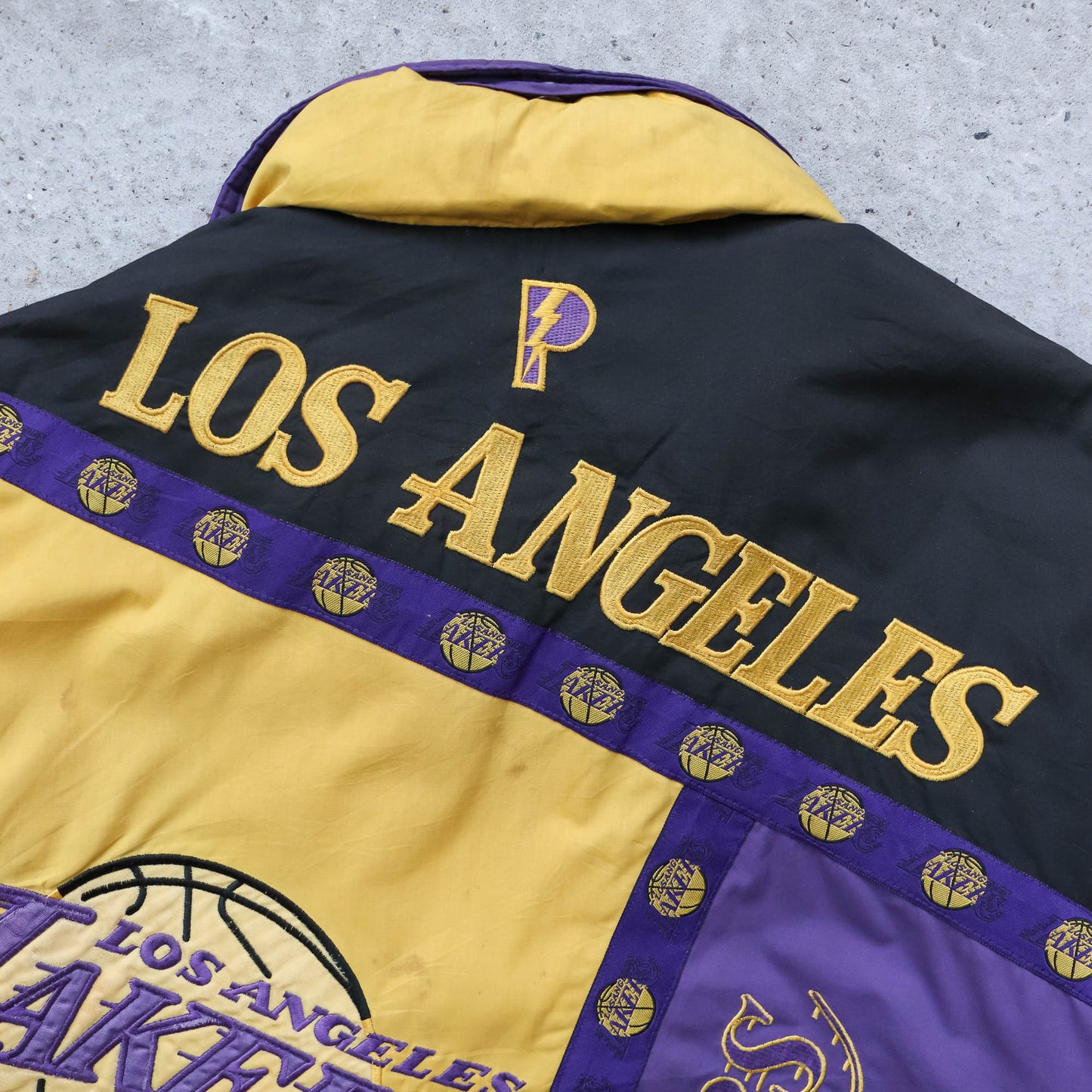 Los Angeles Lakers NBA Pro Player Puffer Jacket - 90s (S)