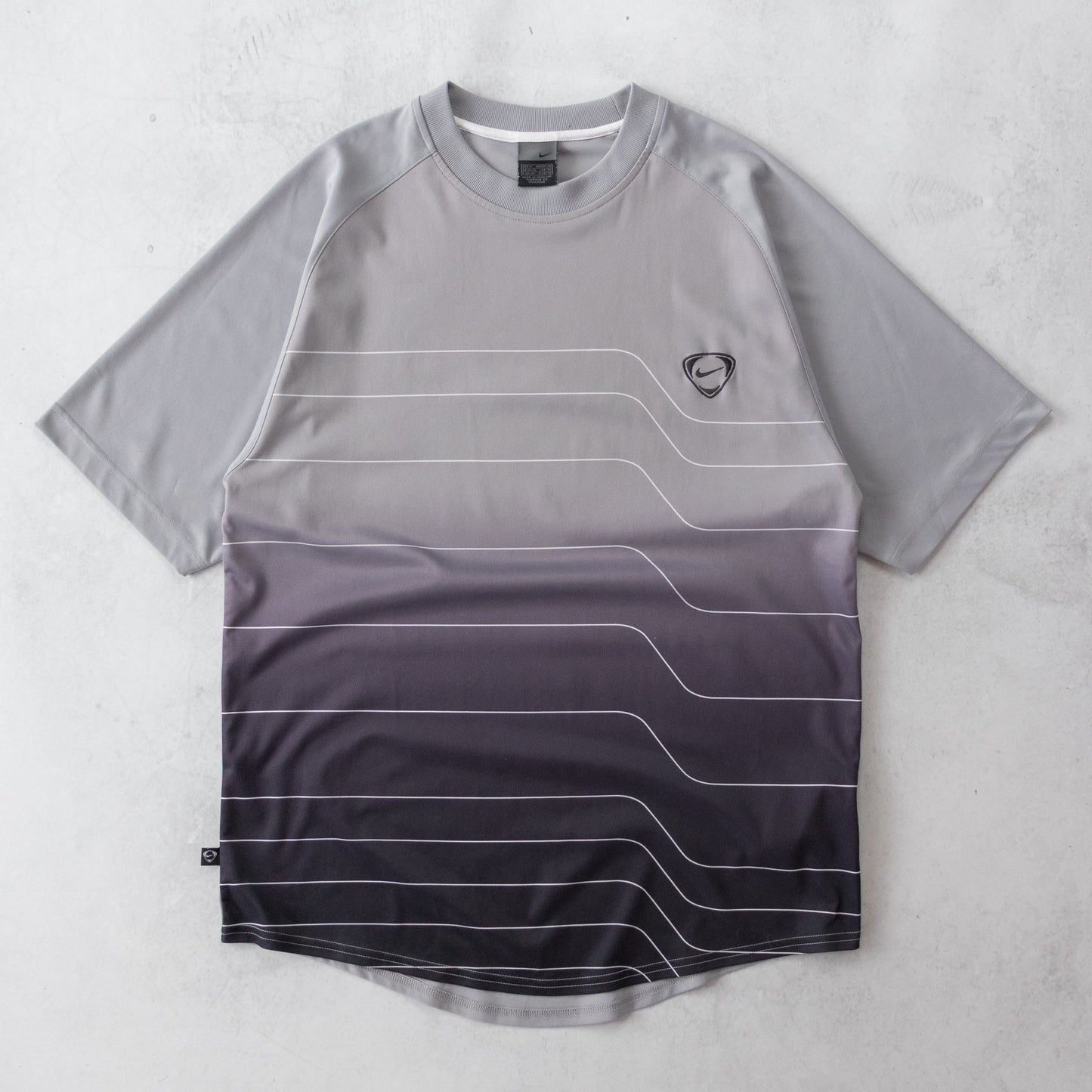 Vintage 2000s Nike Total 90 Gradient Football Jersey - M