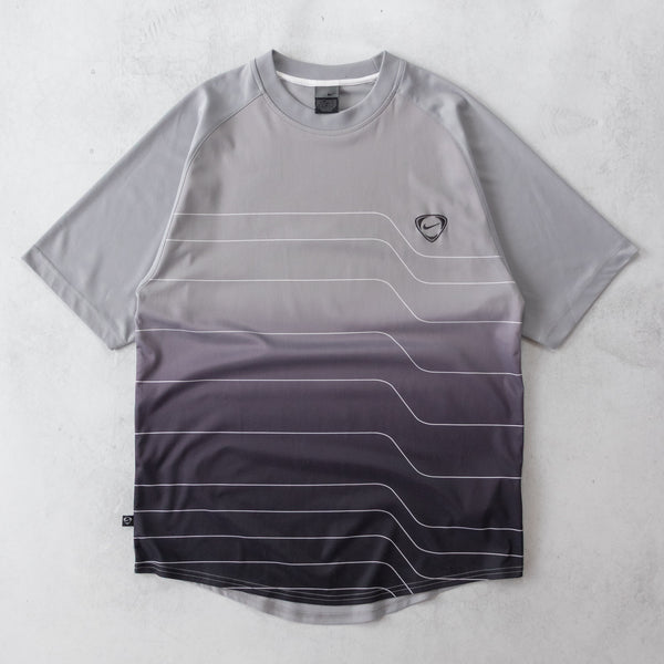 Vintage 2000s Nike Total 90 Gradient Football Jersey - M