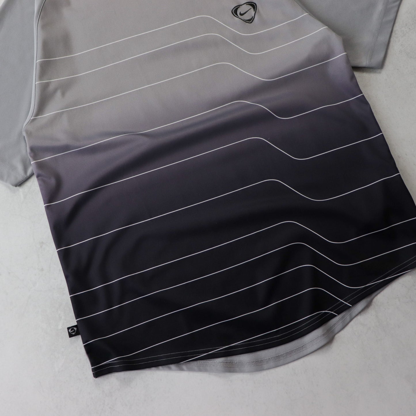 Vintage 2000s Nike Total 90 Gradient Football Jersey - M