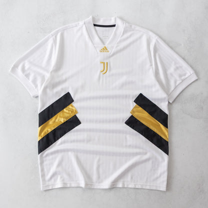 Juventus FC 2022 Adidas Football Jersey - L