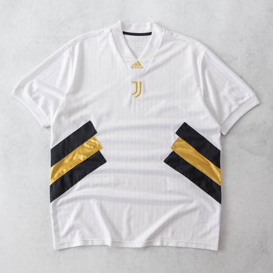 Juventus FC 2022 Adidas Football Jersey - L