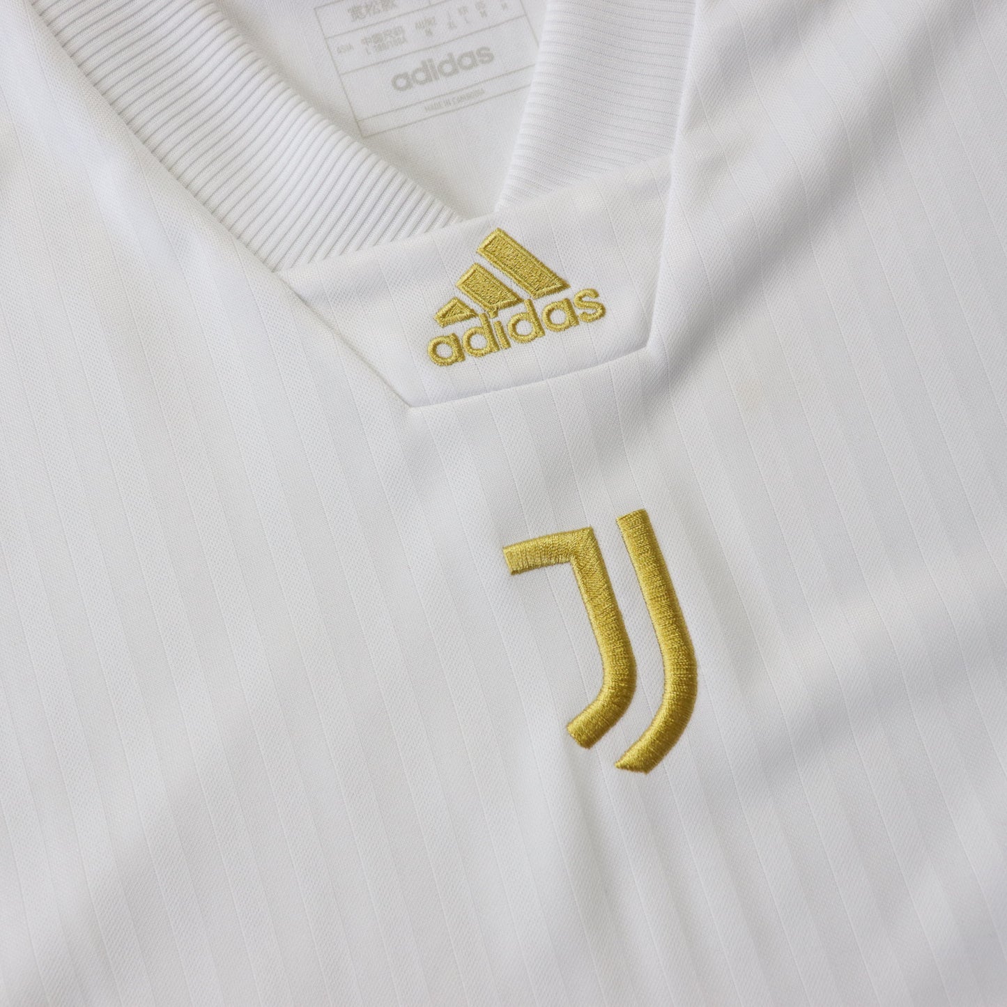 Juventus FC 2022 Adidas Football Jersey - L