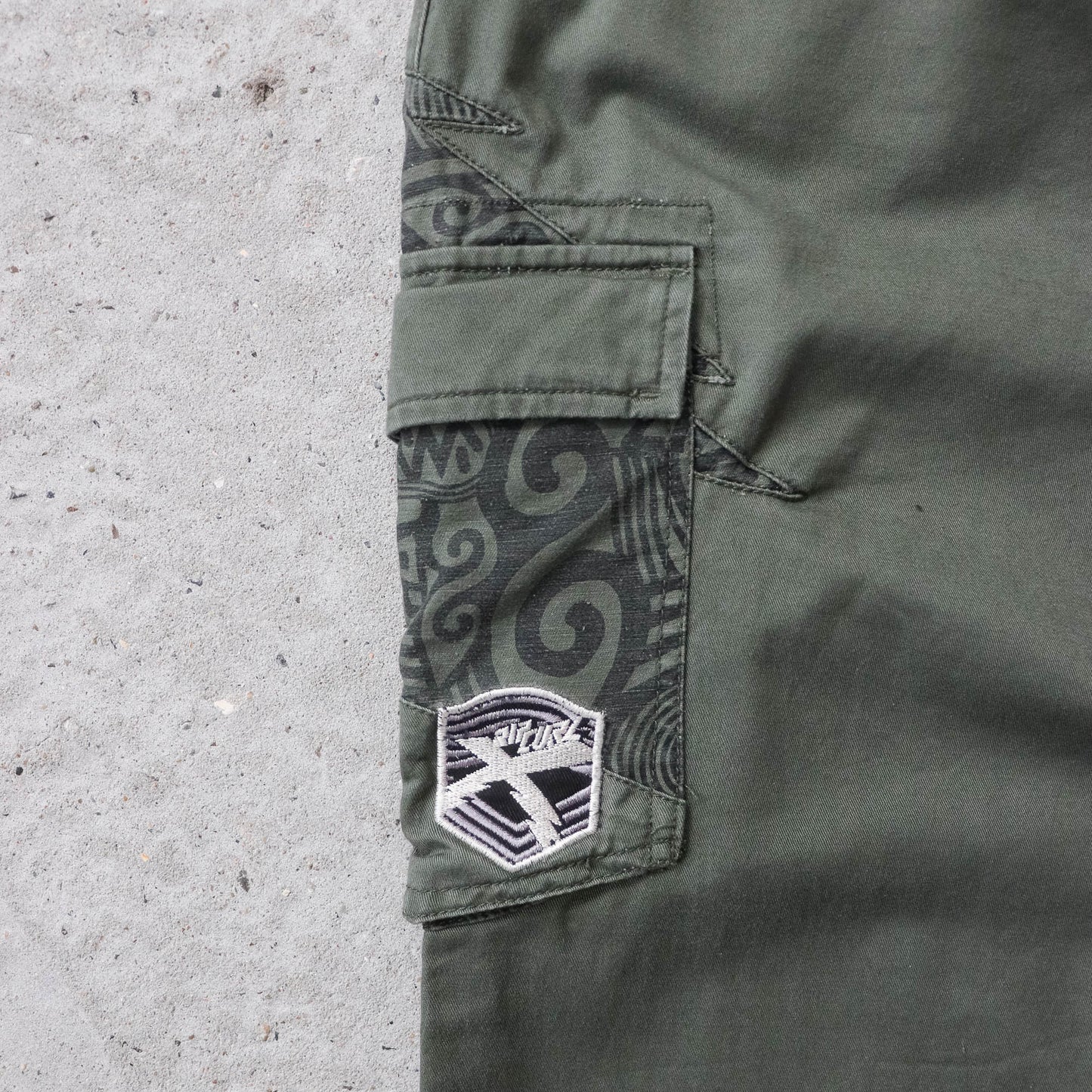 Rip Curl Embroidered Cargo Pants - 2000s (30x30)