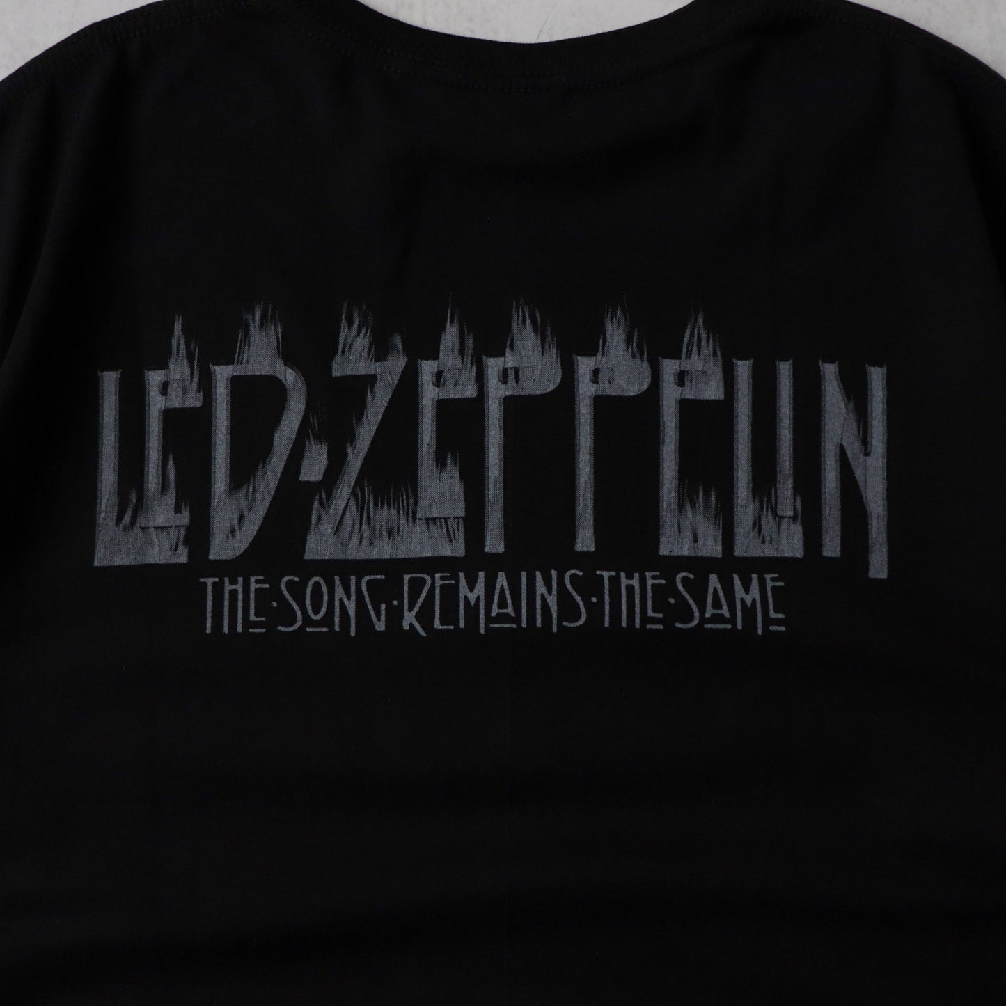 Vintage 2000s Led Zeppelin 'The Song Remains The Same' Tee - XL
