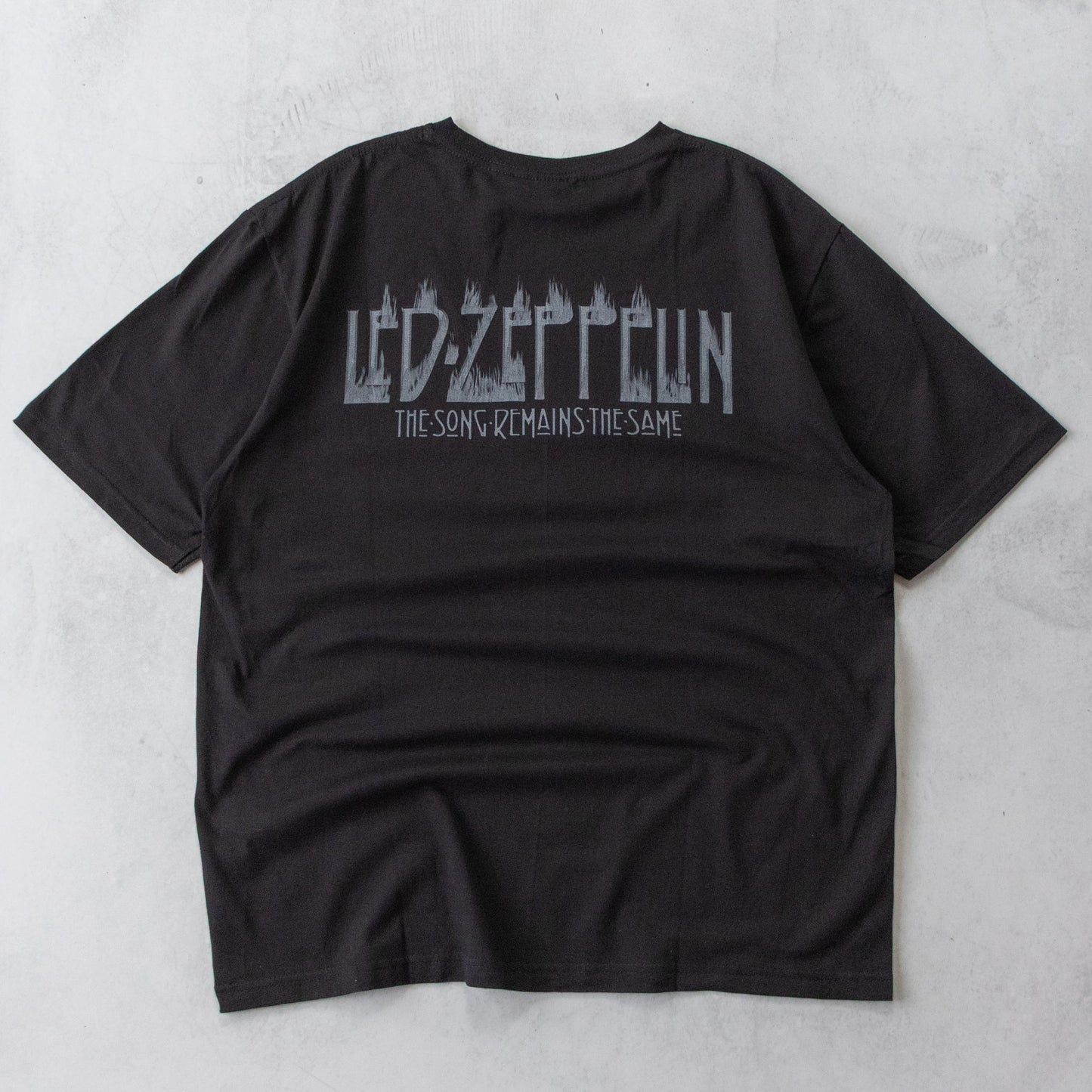 Vintage 2000s Led Zeppelin 'The Song Remains The Same' Tee - XL