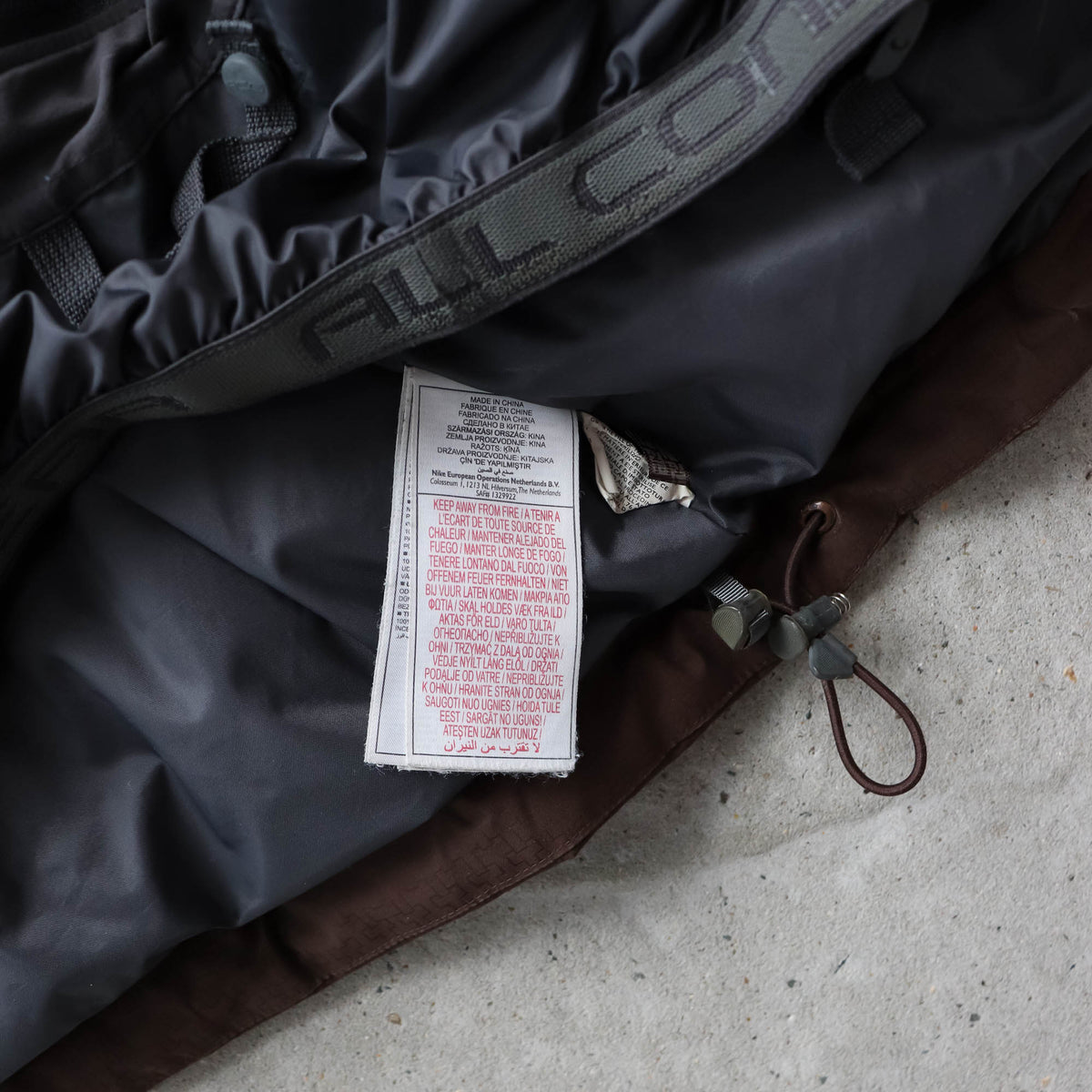 Nike ACG 550 Down Puffer Jacket - 2000s (L)