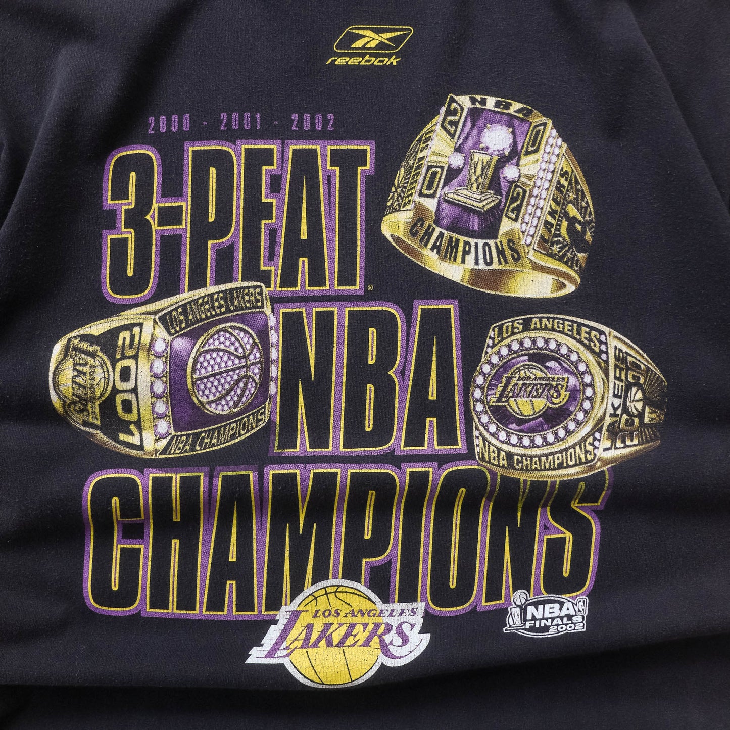 Los Angeles Lakers 3-Peat NBA Champions Tee - 2002 (M)