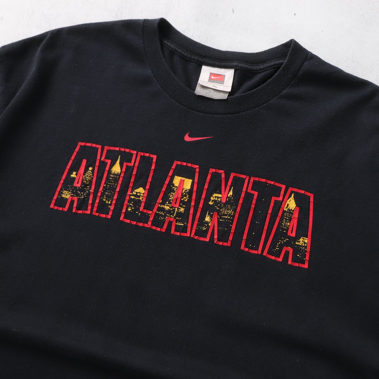 Vintage Nike Atlanta Hawks NBA Tee - XXL