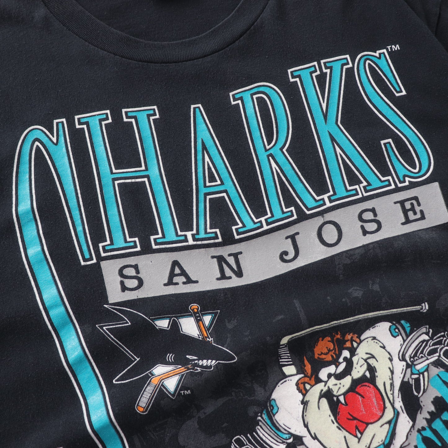 Vintage 90s San Jose Sharks x Looney Tunes NHL Tee - L