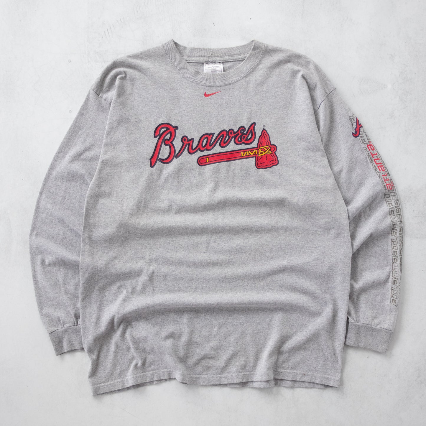 Vintage Nike Atlanta Braves Long Sleeve MLB Tee - L