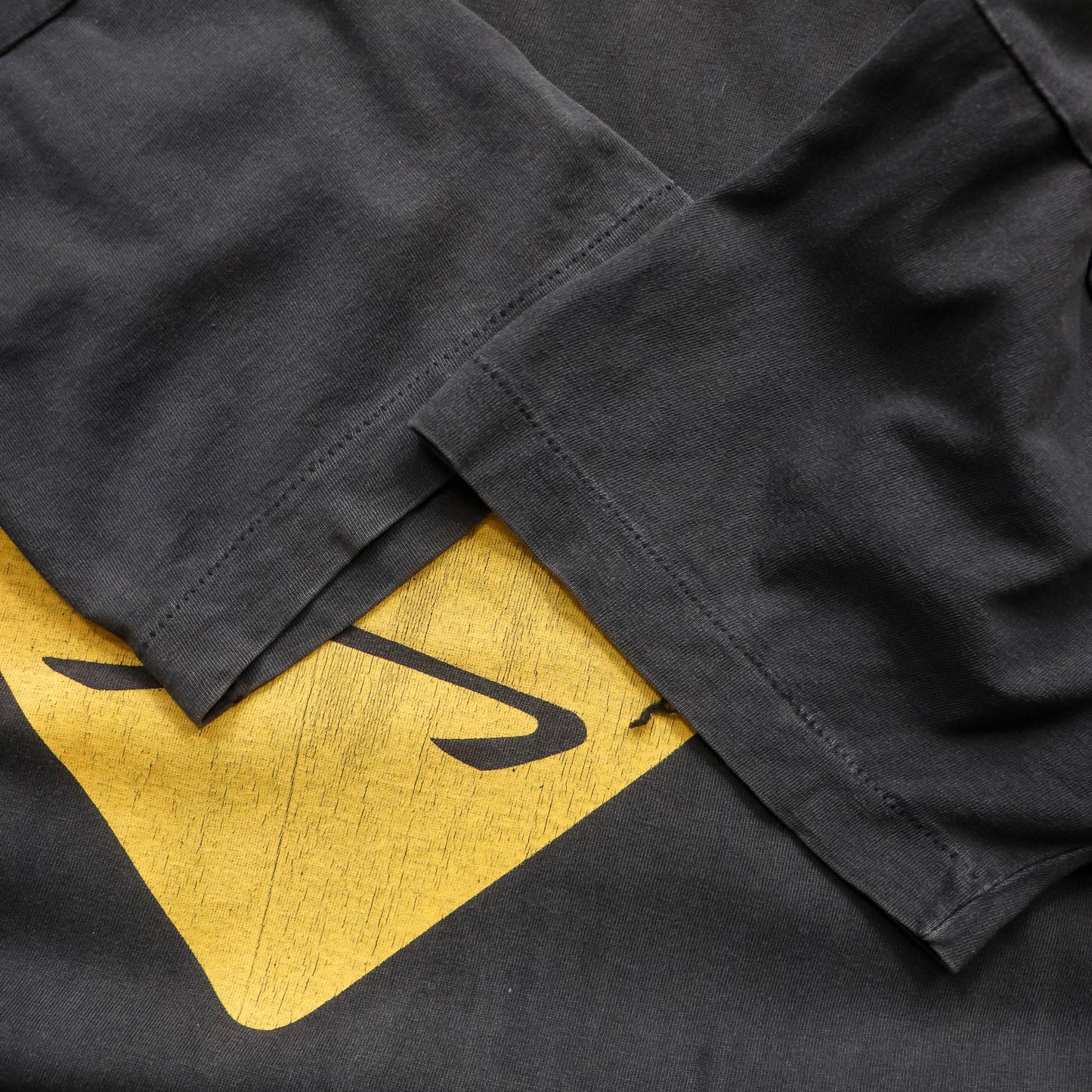 Slippery When Wet Graphic Tee - 90s (XL)