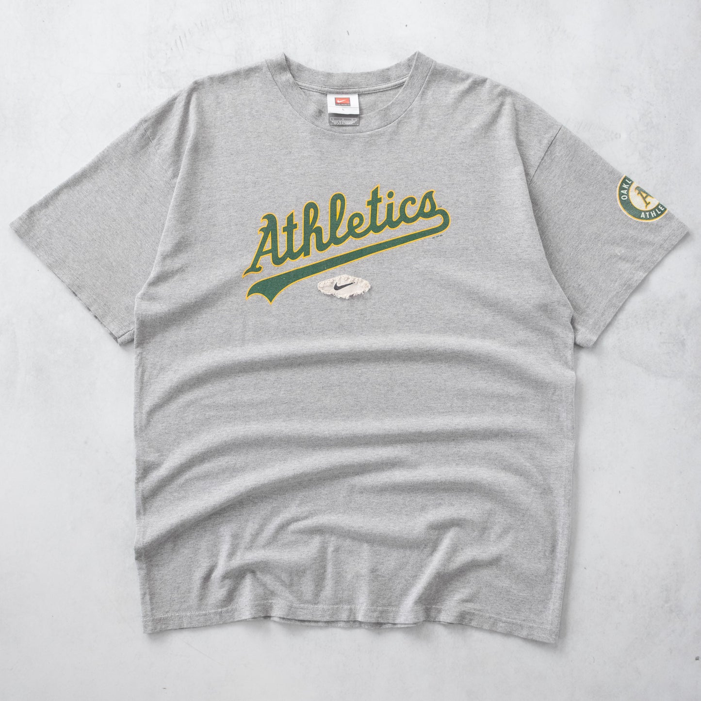 Vintage Nike Oakland Athletics MLB Tee - L