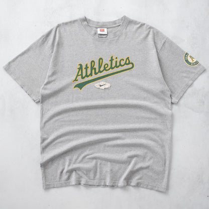 Vintage Nike Oakland Athletics MLB Tee - L