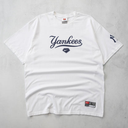 Vintage Nike New York Yankees MLB Tee - L