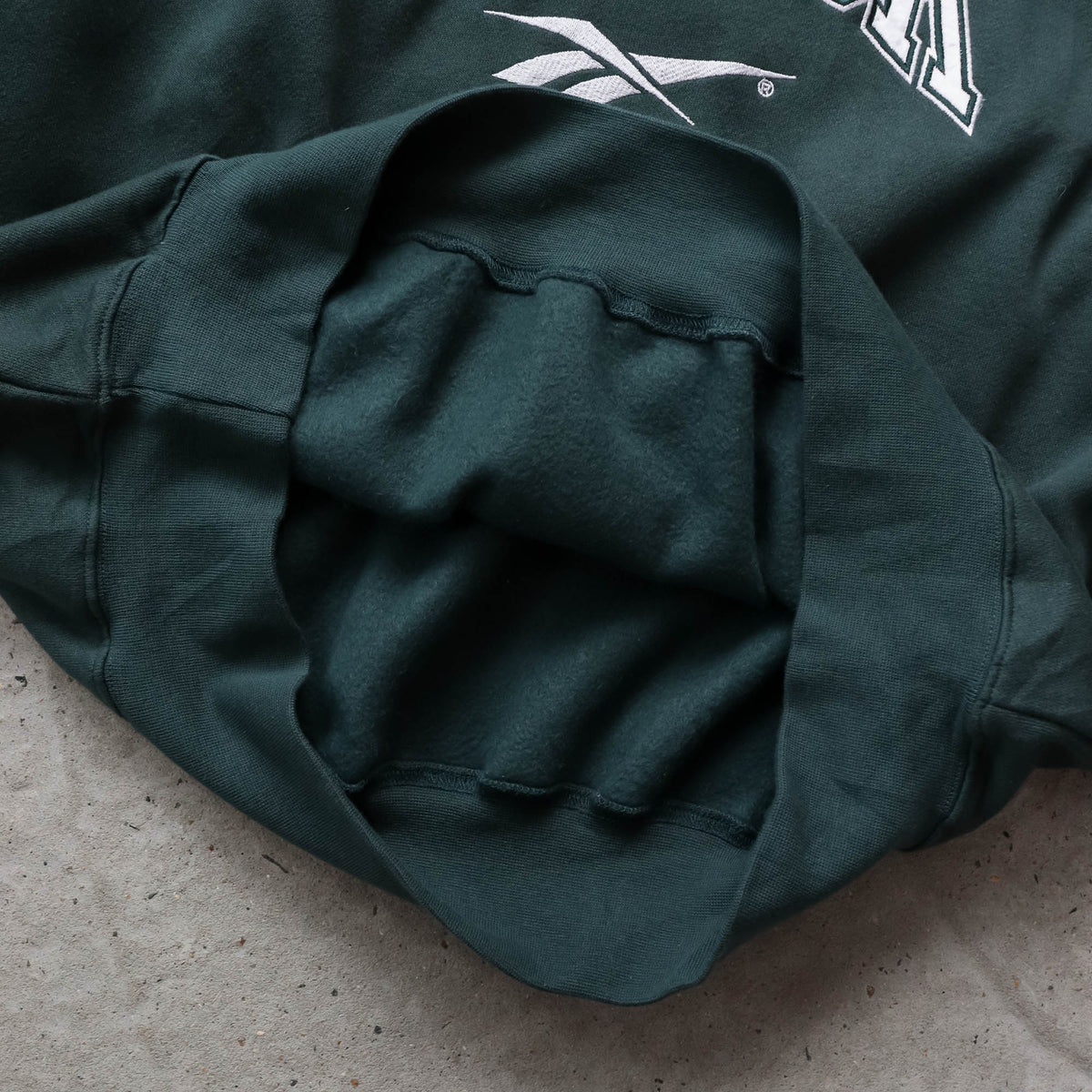 Reebok Spellout Embroidered Sweatshirt - 90s (M)