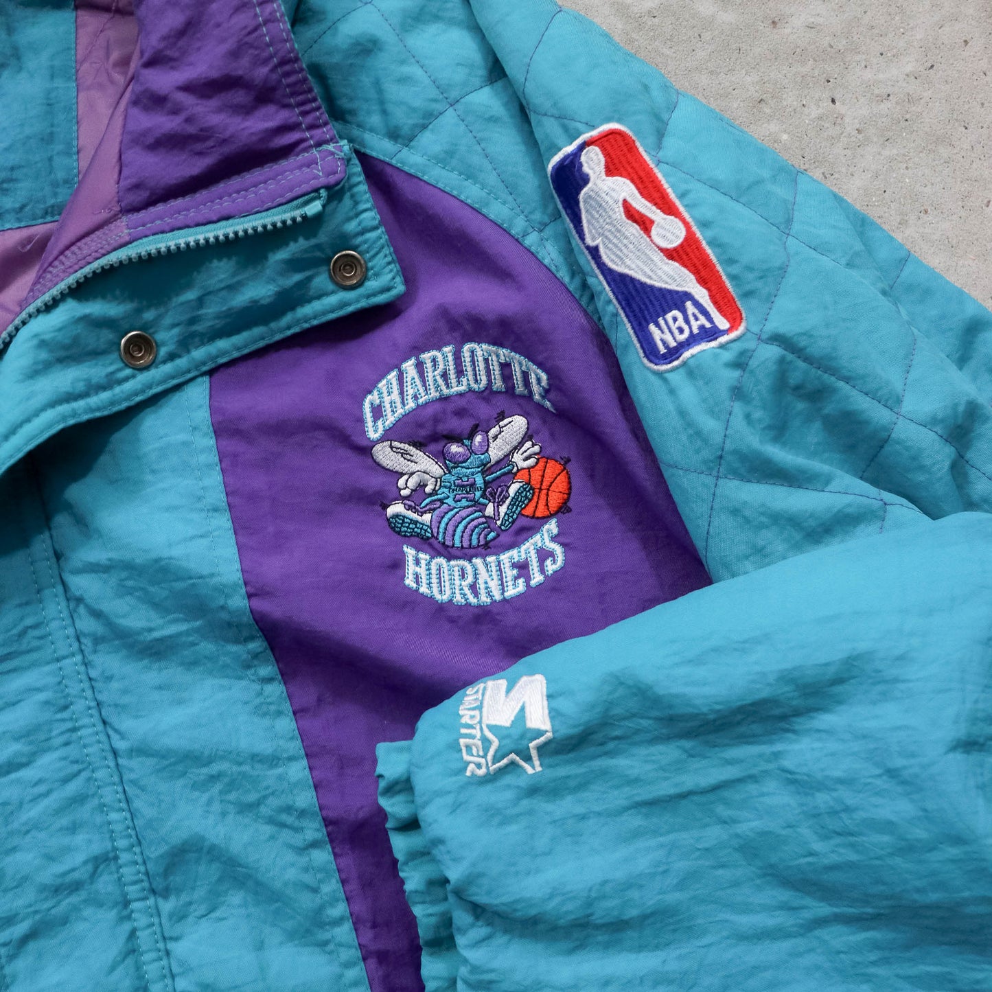 Charlotte Hornets Starter NBA Puffer Jacket - 90s (L)