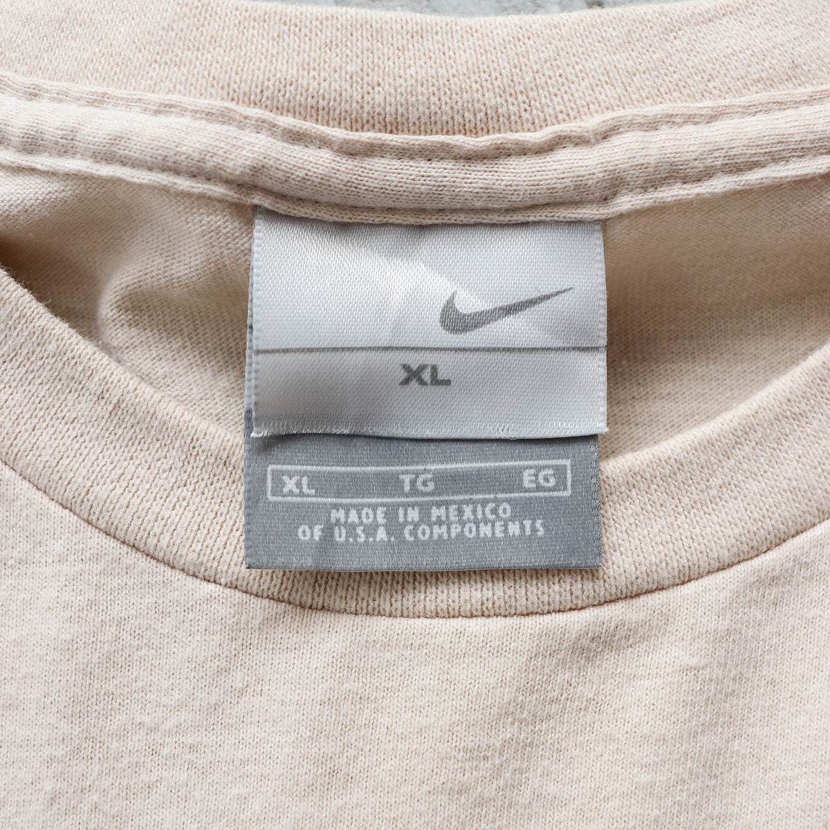 Nike Mini Swoosh Embroidered Tee - 2000s (XL)