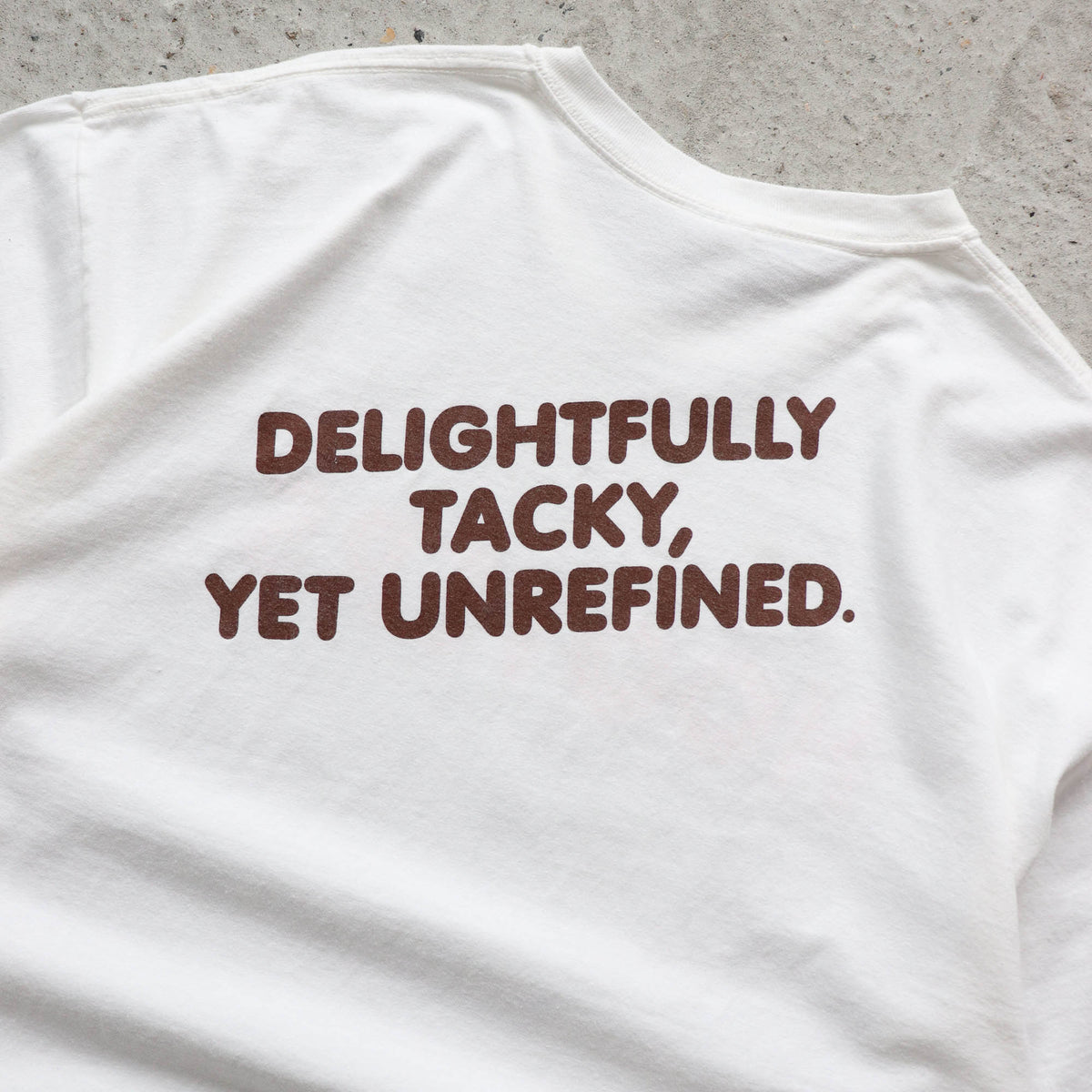 Hooters Delightfully Tacky Graphic Tee - 2000s (XL)