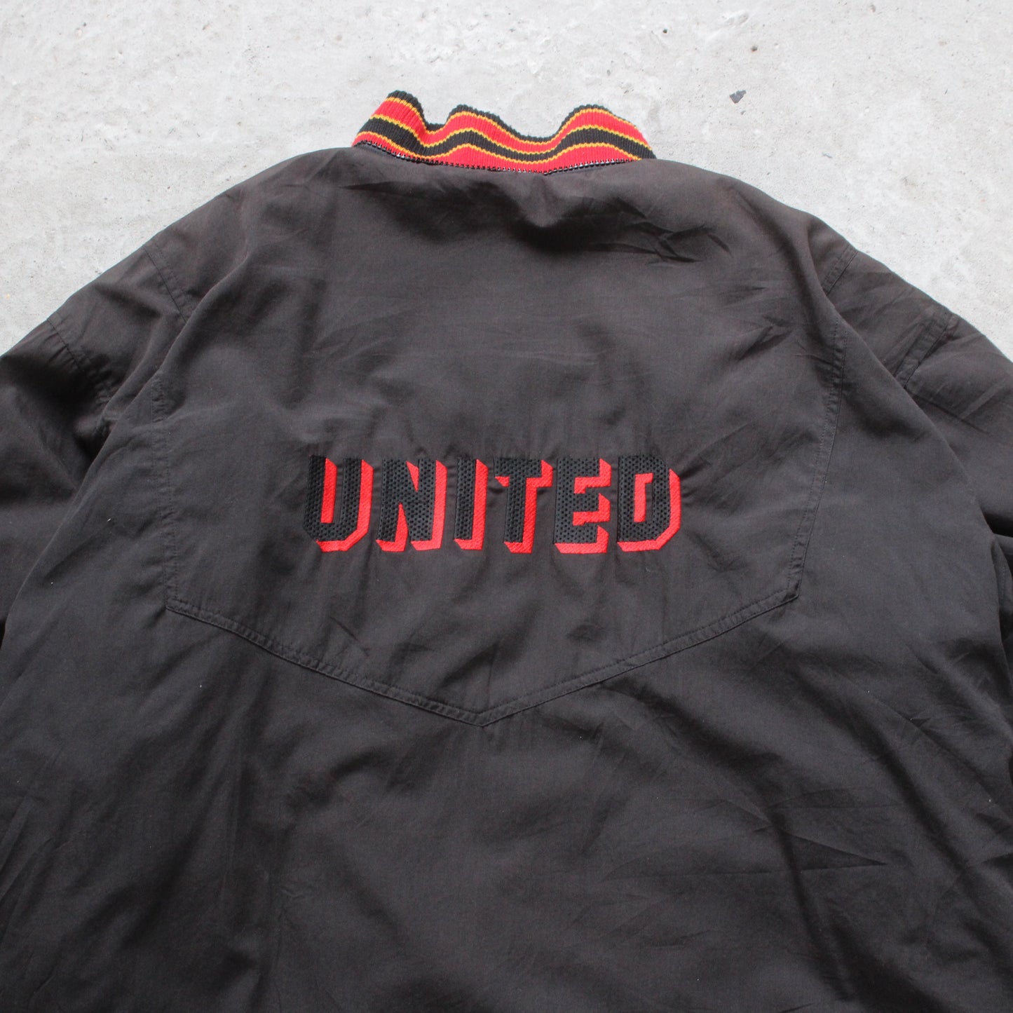 Vintage 90s Manchester United Umbro Puffer Football Jacket - L