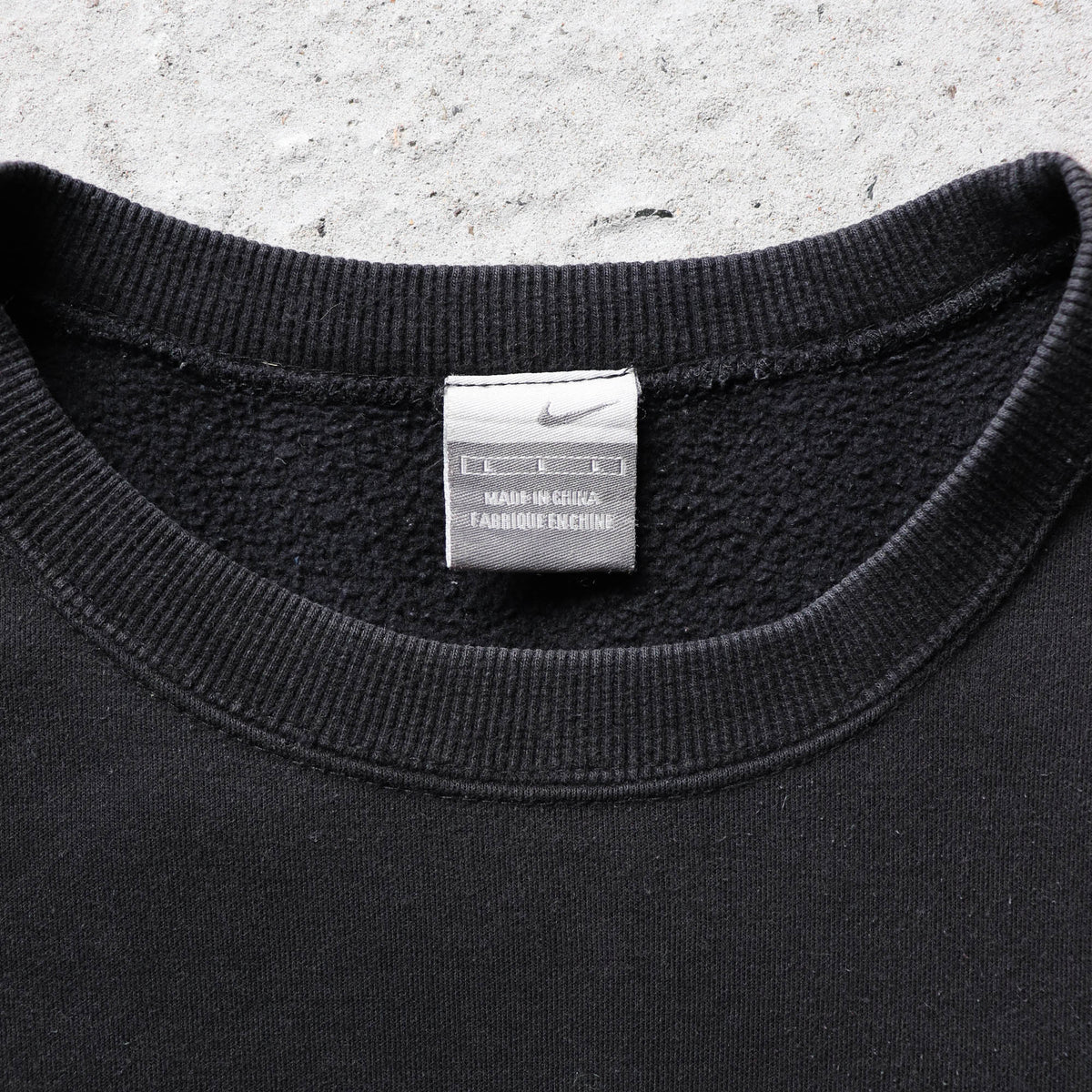 Nike Mini Swoosh Embroidered Sweatshirt – 2000s (L)