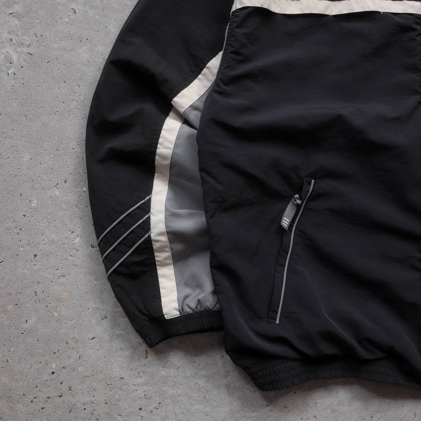 Adidas Embroidered Logo Windbreaker Jacket - 90s (M)