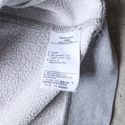 Nike Embroidered Logo Sweatshirt – 2000s (XL)