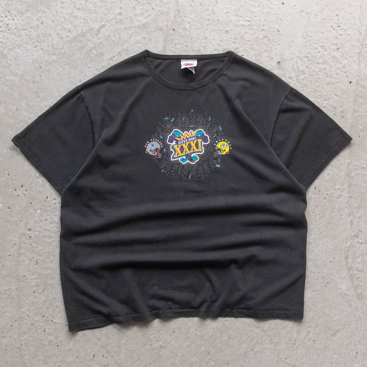 Super Bowl XXXI Patriots vs Packers NFL Tee - 1996 (XL)