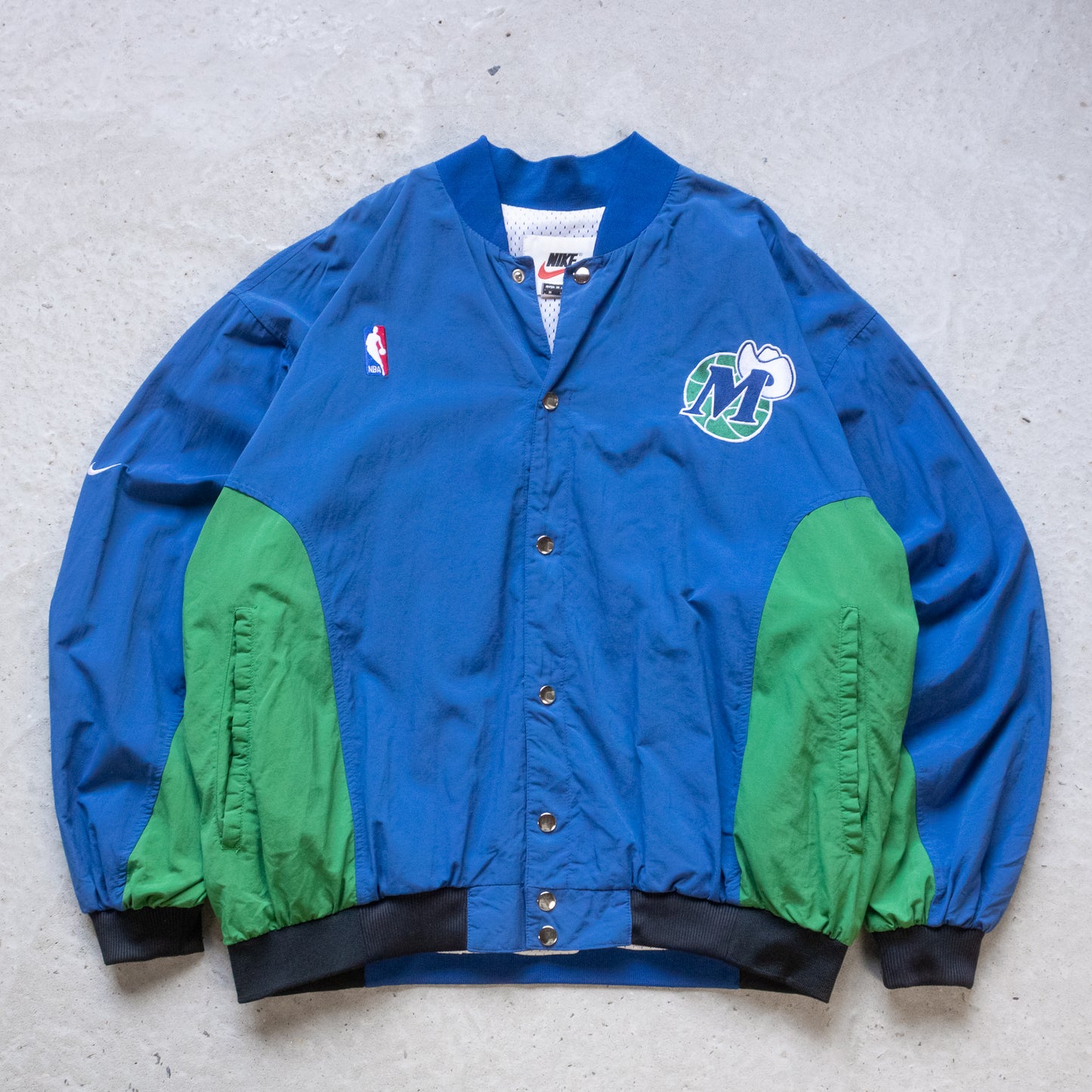 Vintage 90s Nike Dallas Mavericks NBA Jacket - M