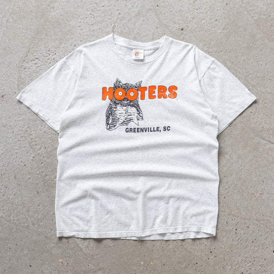 Vintage 90s Hooters More Than A Mouthful Tee - L