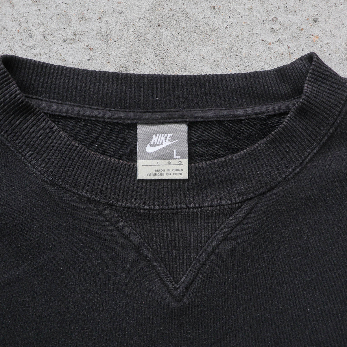 Nike Mini Swoosh Embroidered Sweatshirt – 2000s (L)