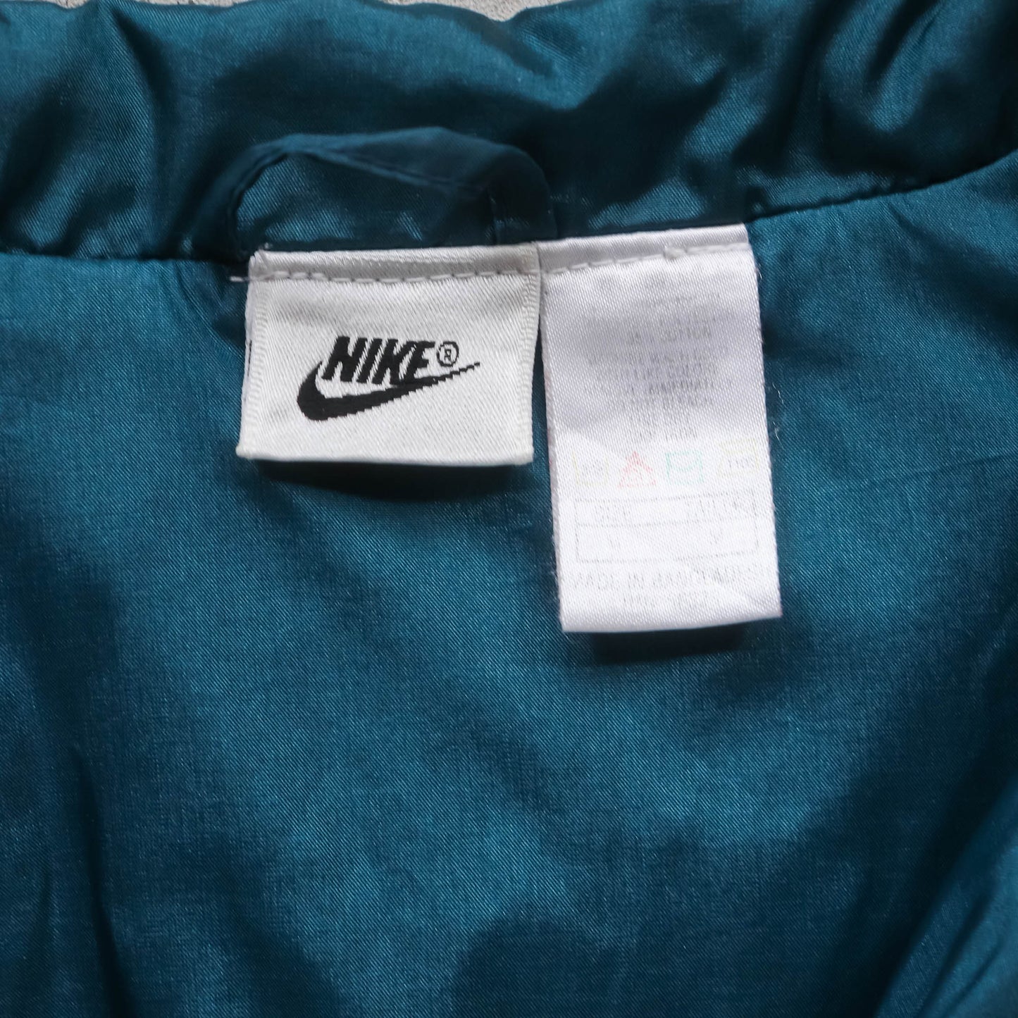 Nike Sports & Fitness Embroidered Windbreaker Jacket - 90s (M)