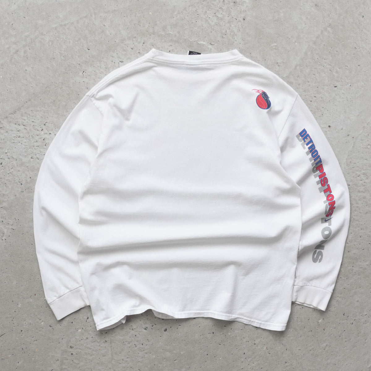 Nike Detroit Pistons Longsleeve NBA Tee - 2000s (M)