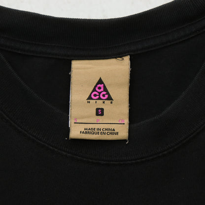 Nike ACG Embroidered Logo Tee - S