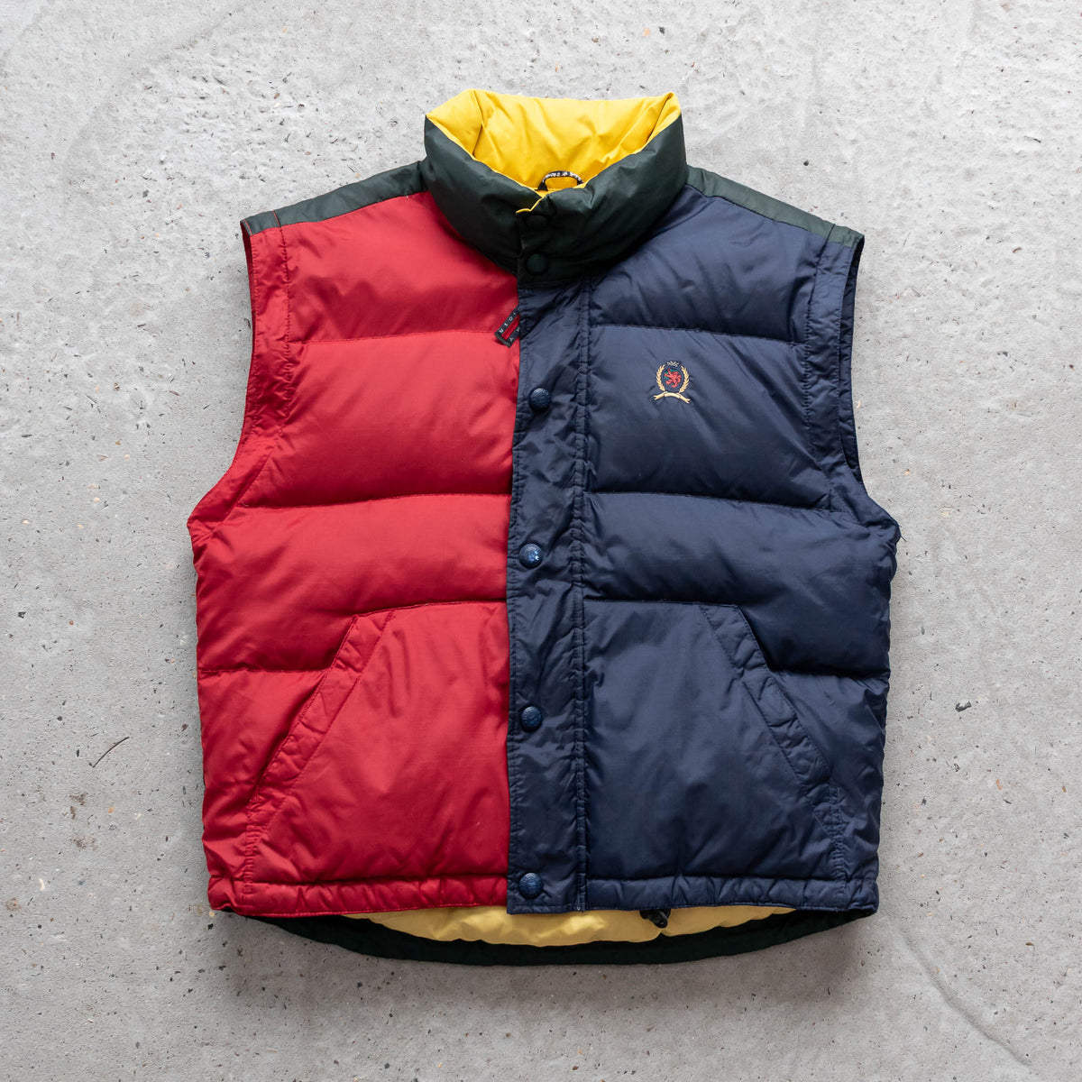 Tommy Hilfiger Big Flag Puffer Vest – 90s (M)