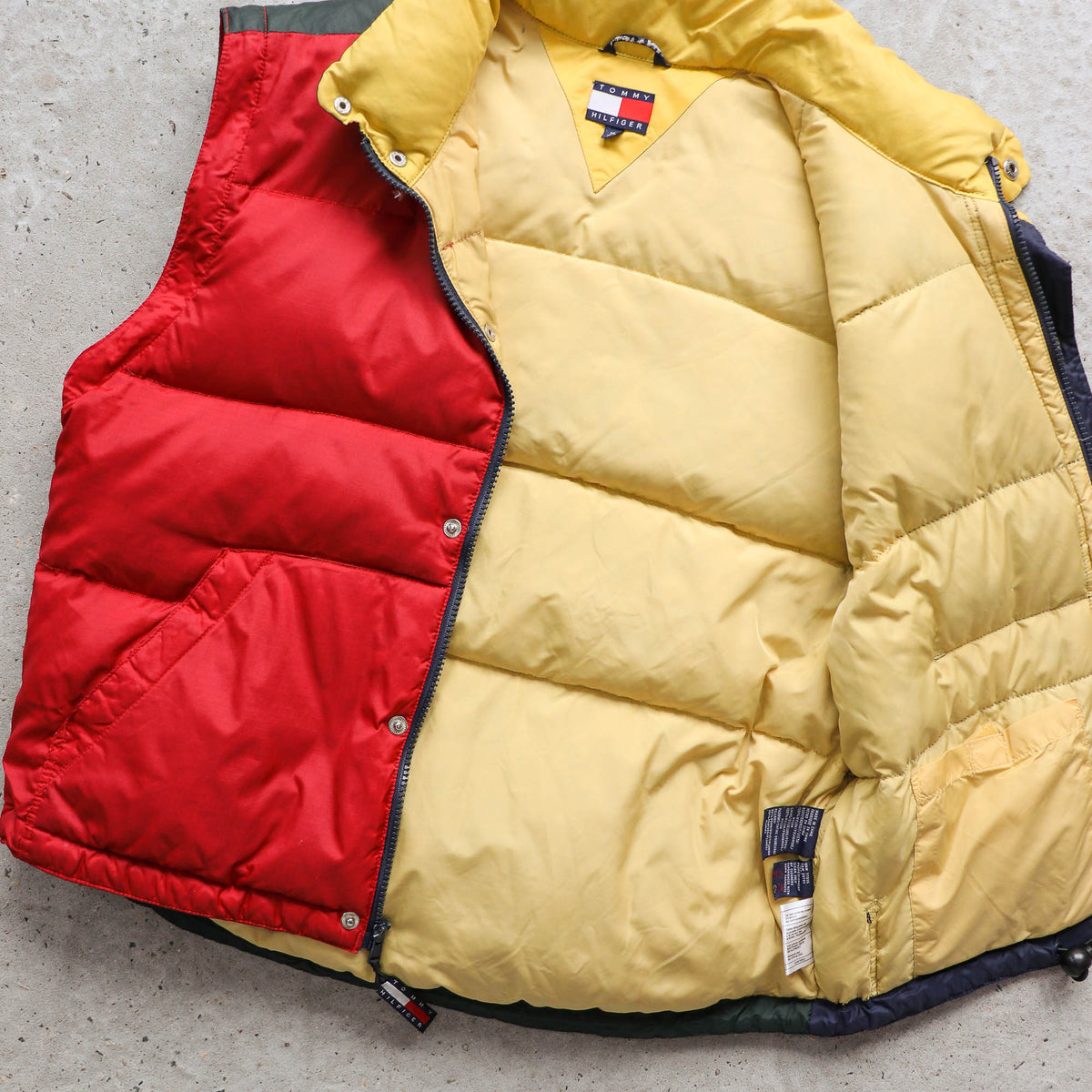 Tommy Hilfiger Big Flag Puffer Vest – 90s (M)