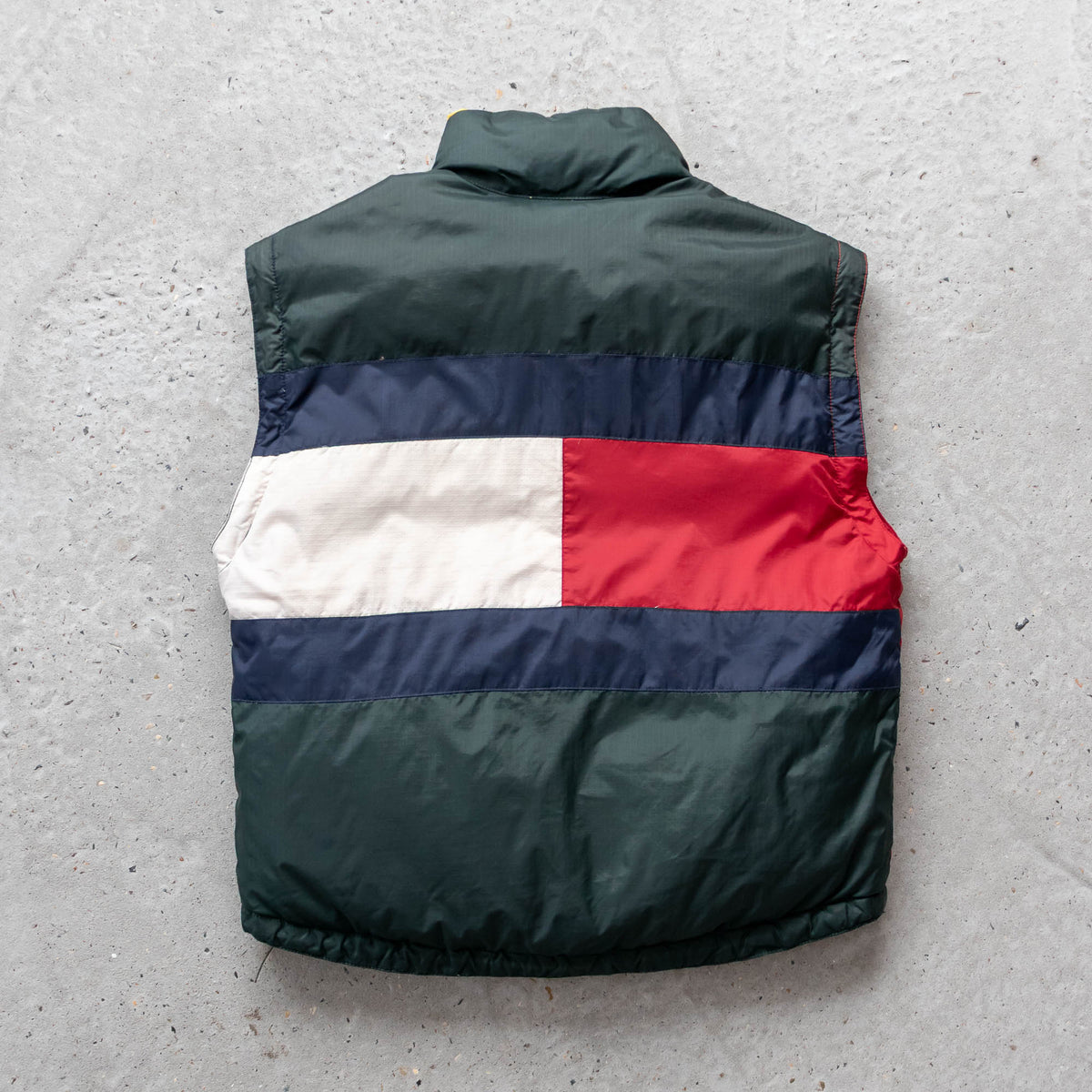 Tommy Hilfiger Big Flag Puffer Vest – 90s (M)
