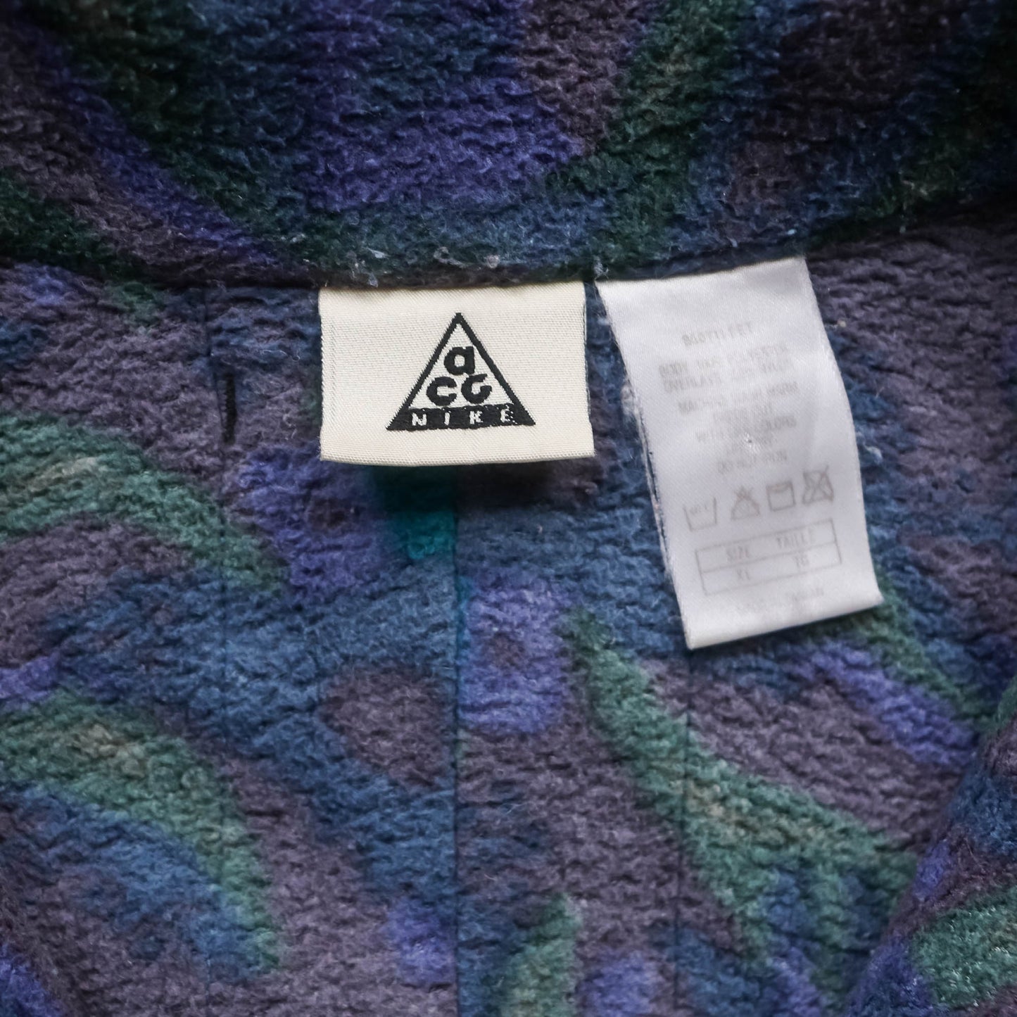 Nike ACG Geometric Print 1/4 Zip Fleece Pullover - 90s (XL)