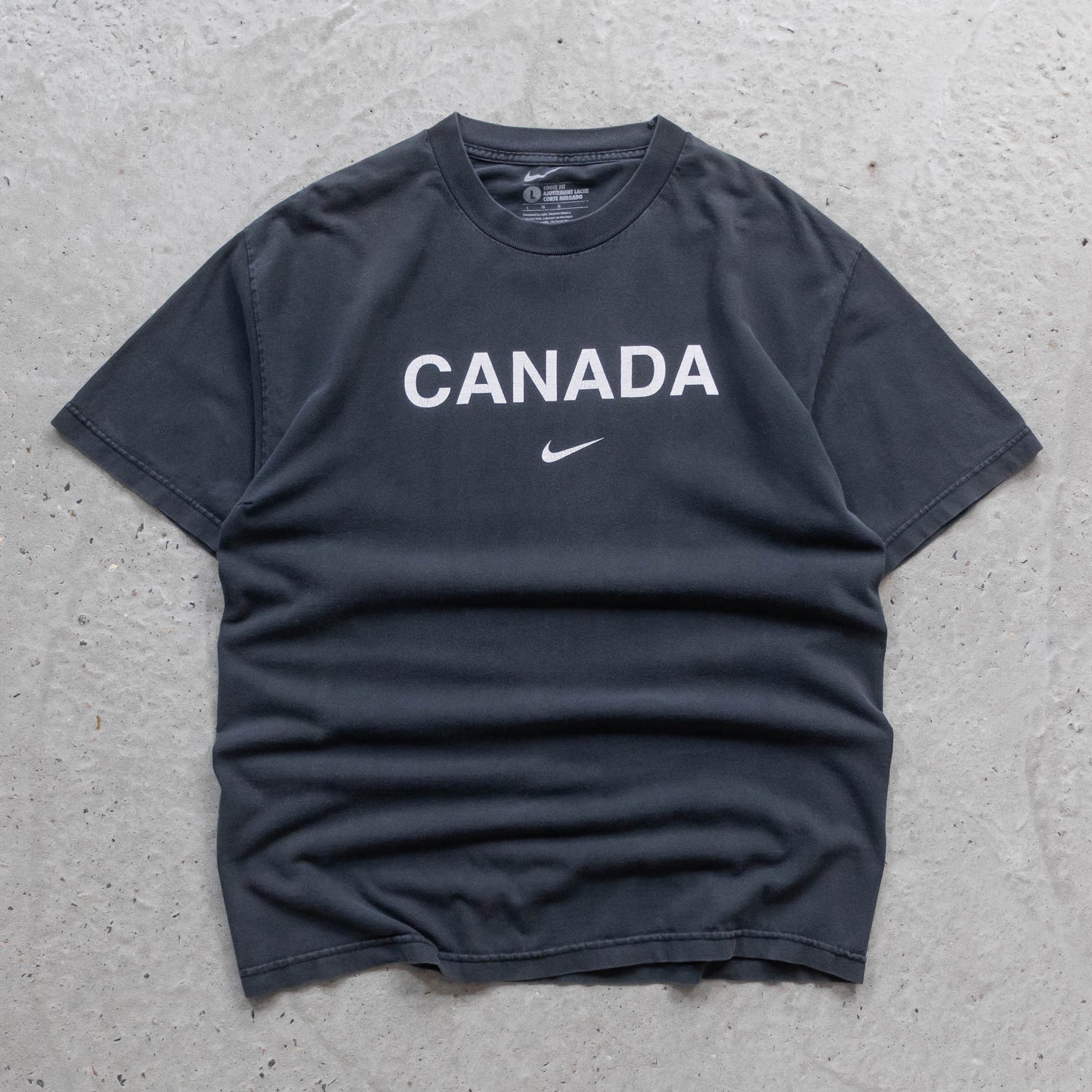 Nike Team Canada Centre Swoosh Tee - 2000s (L)