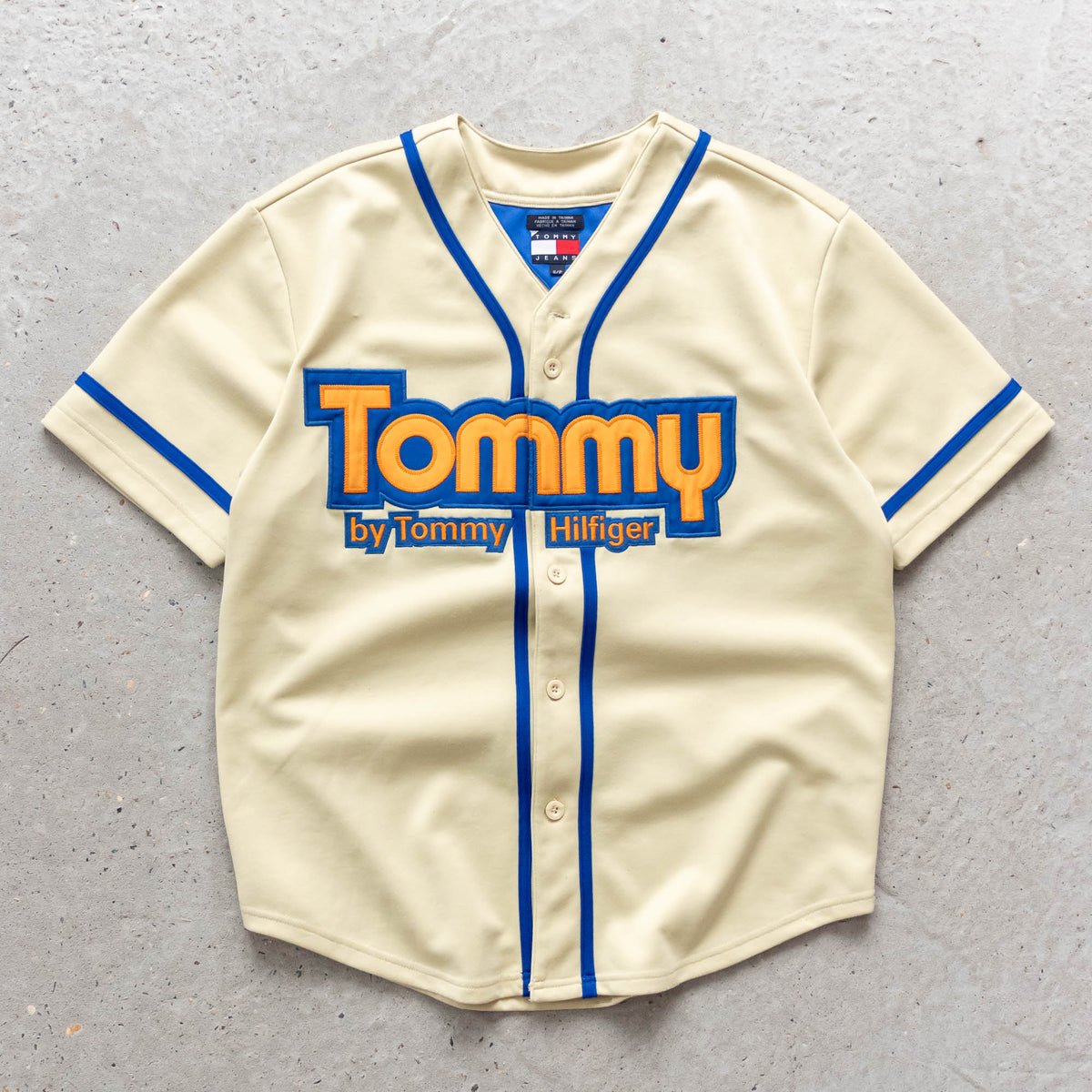 Tommy Hilfiger Spellout Baseball Jersey – 90s (M)