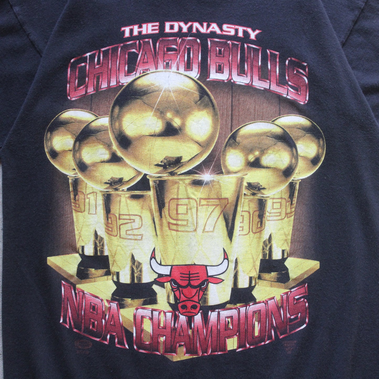 Vintage 1997 Chicago Bulls NBA Champions Tee - S