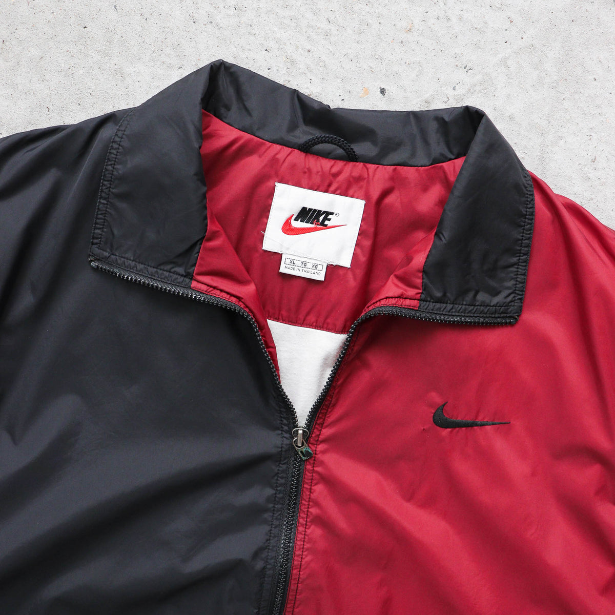 Nike Big Swoosh Split Colour Windbreaker Jacket – 90s (XL)