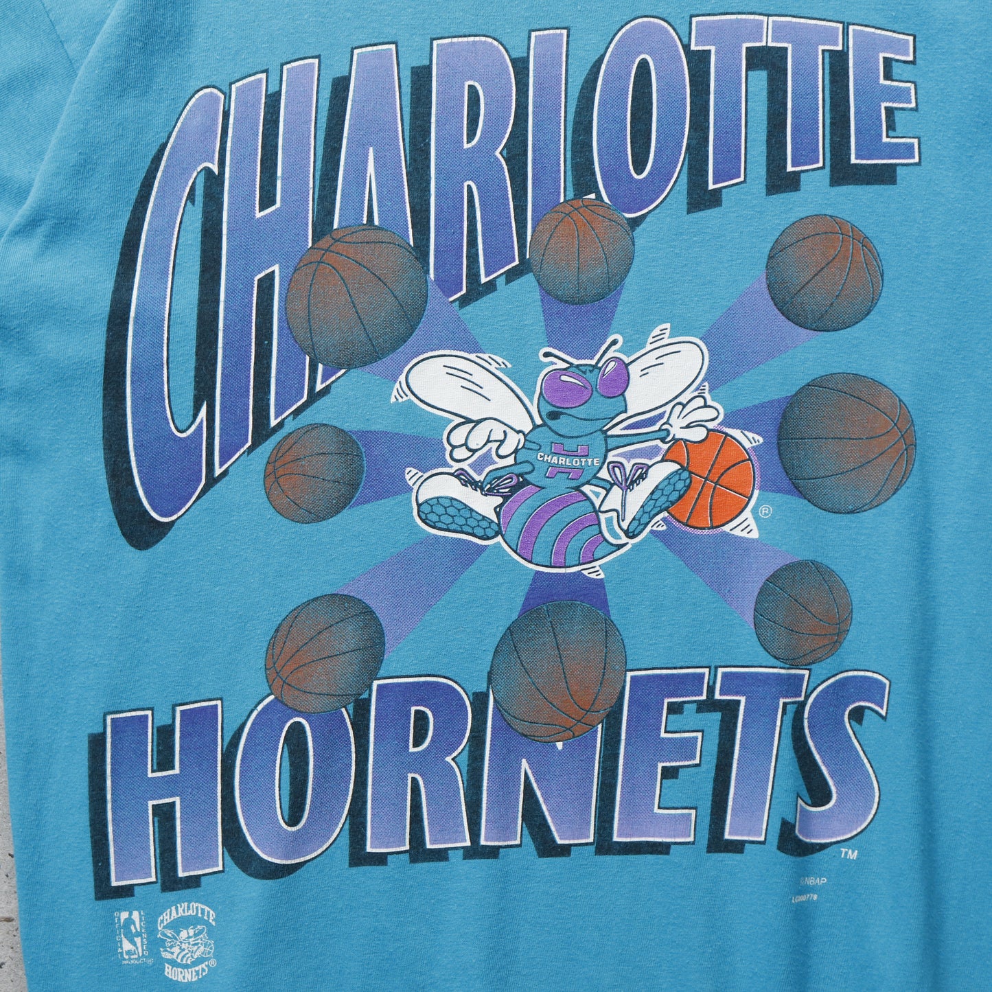 Vintage 90s Charlotte Hornets NBA Tee - L