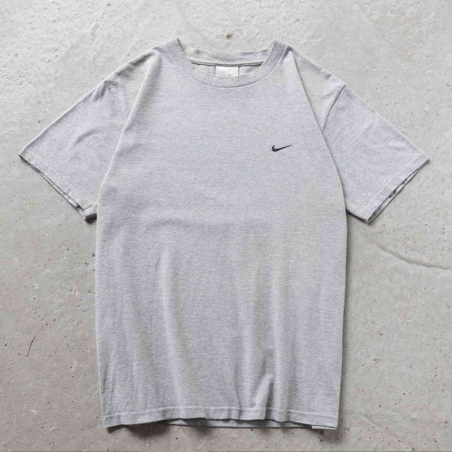 Vintage 2000s Nike Mini Swoosh Tee - S