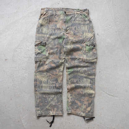 Vintage Realtree Camo Cargo Pants - 38x32