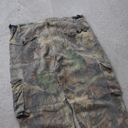 Vintage Realtree Camo Cargo Pants - 38x32