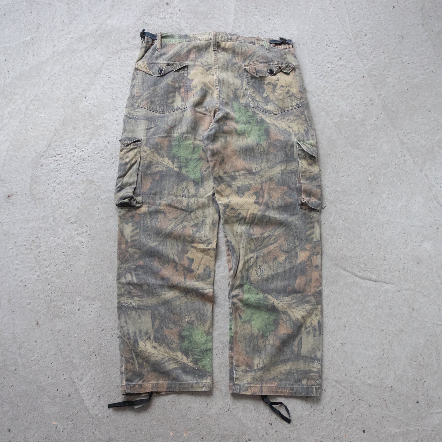 Vintage Realtree Camo Cargo Pants - 38x32