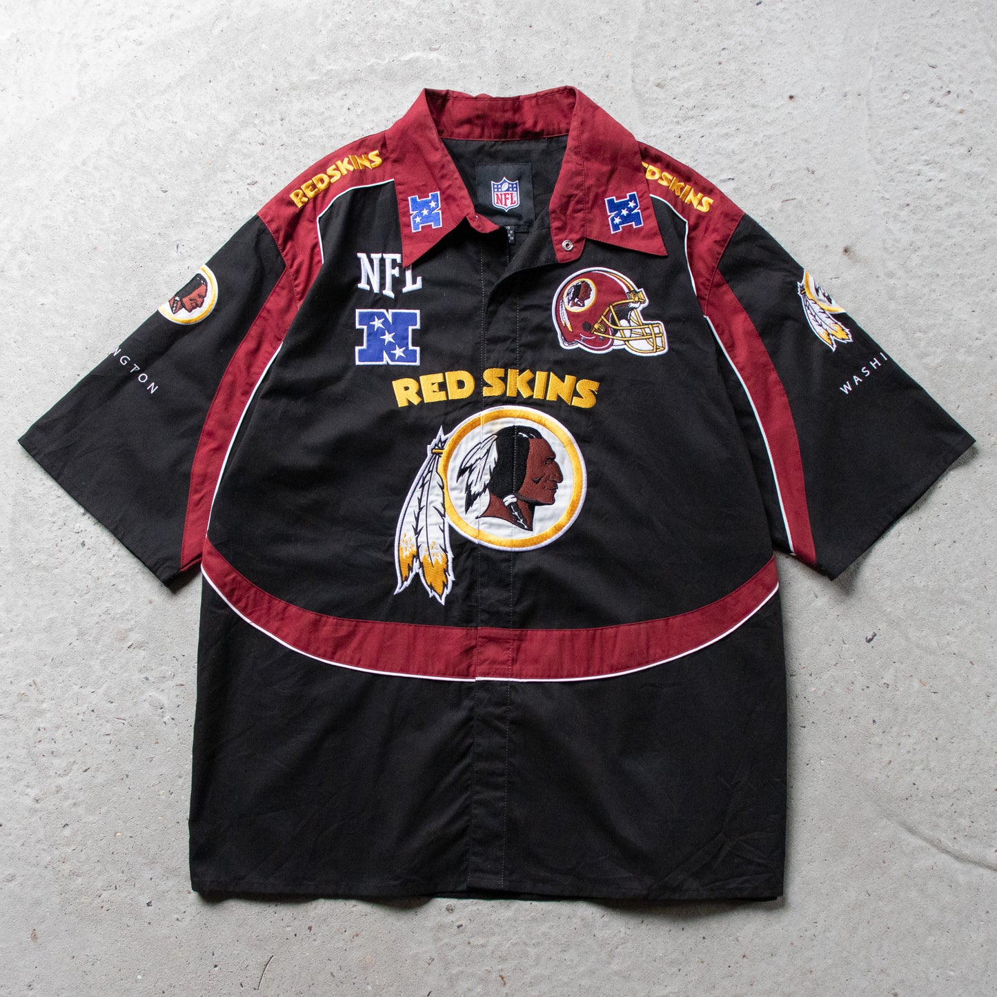 Vintage 2000s Washington Redskins Button Up Shirt - L