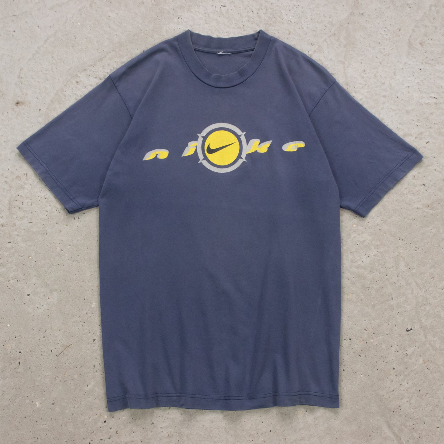 Vintage 90s Nike Graphic Tee - M