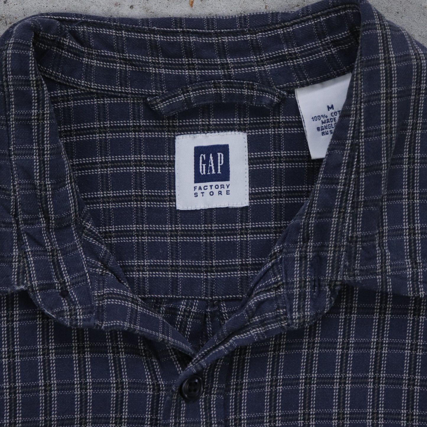 Vintage GAP Cropped Button Up Shirt - M